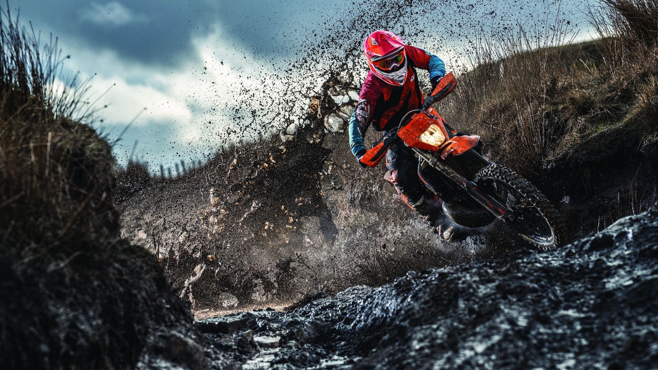 绿茵场上的战术革命，乌克兰式压迫如何让曼联窒息，李刚仁化身关键先生